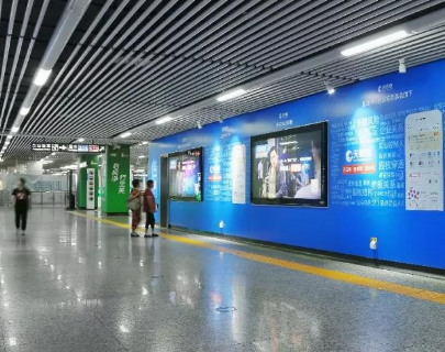地鐵站不同區(qū)域?qū)κ覂?nèi)全彩led顯示屏要求有哪些？
